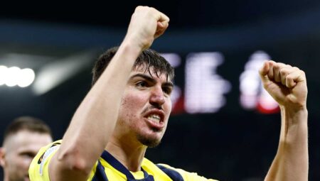 Fenerbahçe, Anderlecht’i saf dışı bıraktı, UEFA Avrupa Ligi’nde son 16 turuna yükseldi