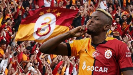 Galatasaray’dan taraftarı heyecanlandıran haber: Osimhen’in kalma şansı artıyor
