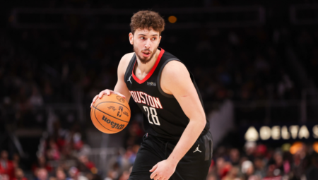 Alperen’den 39 sayılık şov: Rockets deplasmanda kazandı